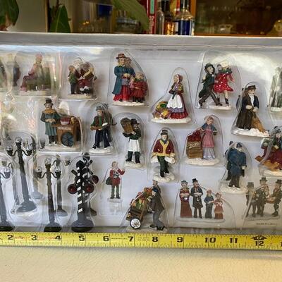 Department 56 ~ Village accessories