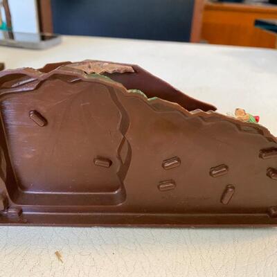 Holiday -~ Vintage Nativity Set