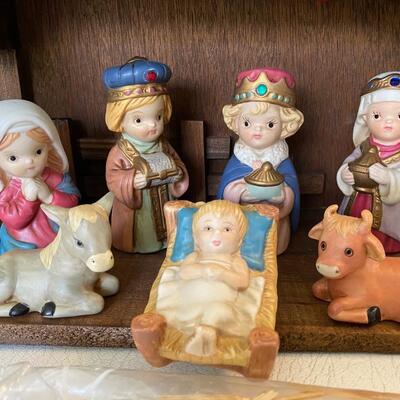Vintage 12 piece  Nativity Set