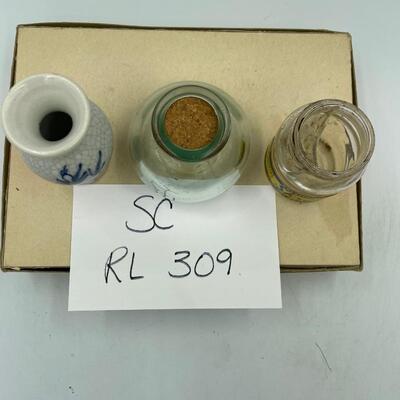 Small decorative jar asst