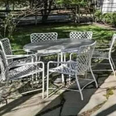 Brown Jordan Outdoor table and 6 chairs