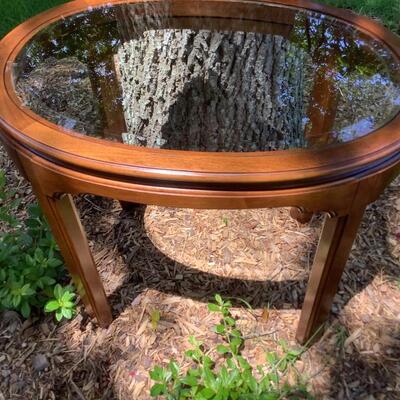 Glass and wood side table with lamp