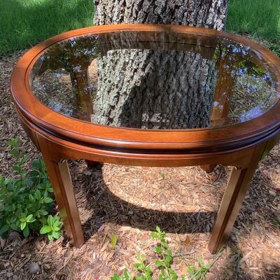 Glass and wood side table with lamp