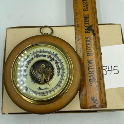 Hanging Forecaster barometer