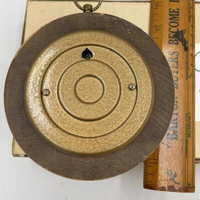 Hanging Forecaster barometer