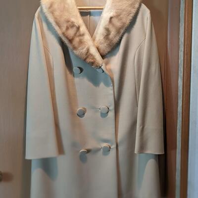 Beautiful Vintage Fur Collared Coat