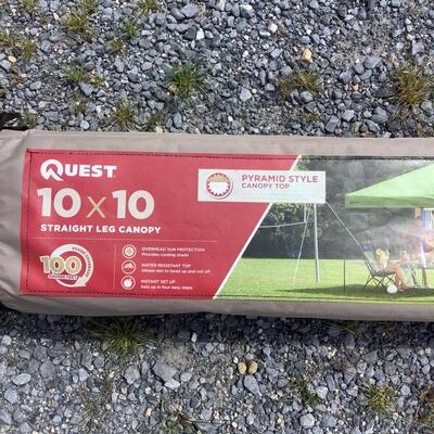 5251 Like New 10 x 10 Canopy in Rolling Case