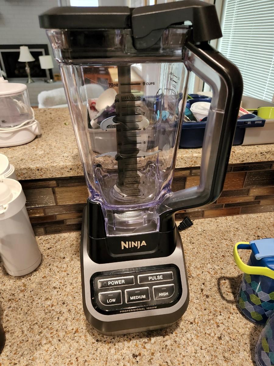 Ninja BL610 Professional 72 Oz Countertop Blender 1000Watt Base