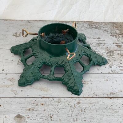 5288 Green Painted Iron Christmas Tree Stand