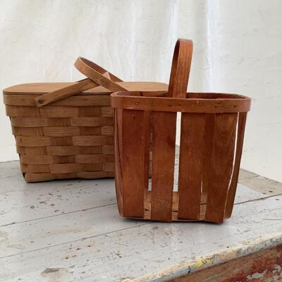 5289 Set of Two Vintage Baskets