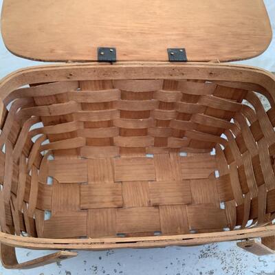 5289 Set of Two Vintage Baskets