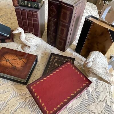 DR 20-Book boxes, mirrors, ducks, photo album