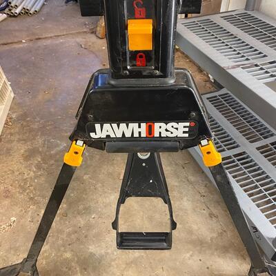 Jawhorse portable material support station by Rockwell