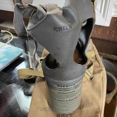 WWII US noncombatant gas mask for a child, with bag