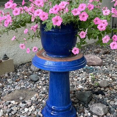 P2-Blue pedestal and planter with flowers