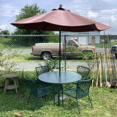 5304 Set of 4 Brown Jordan Green Weave Chairs, Table, and Umbrella set