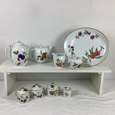 5315   9 pc Royal Worcester Evesham Tea Set