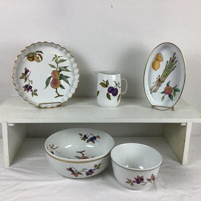 5317 Royal Worcester Evesham 5 pc Set