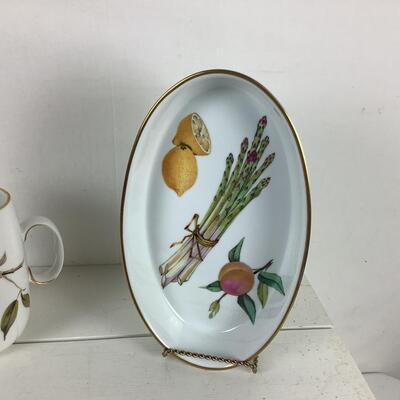 5317 Royal Worcester Evesham 5 pc Set