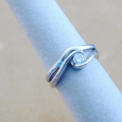 14k White Gold Round Diamond Ring