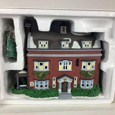 5333 Charles Dickens Village Series "Gad's Hill Place 1997 6th Ed.