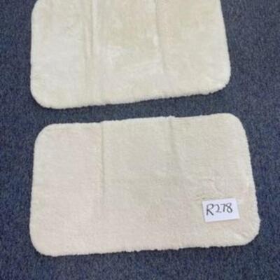 Light Tan Bath Mats