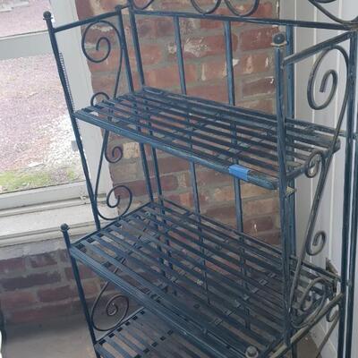 Metal plant stand