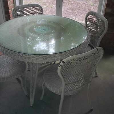 Wicker table with 4 chairs