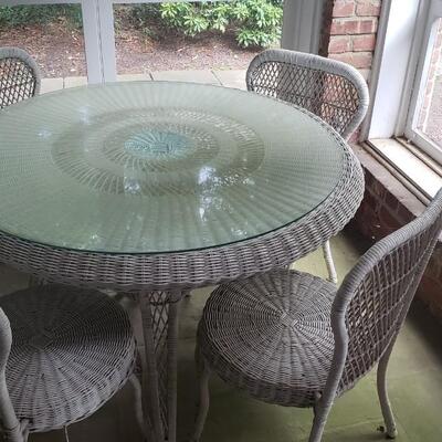 Wicker table with 4 chairs