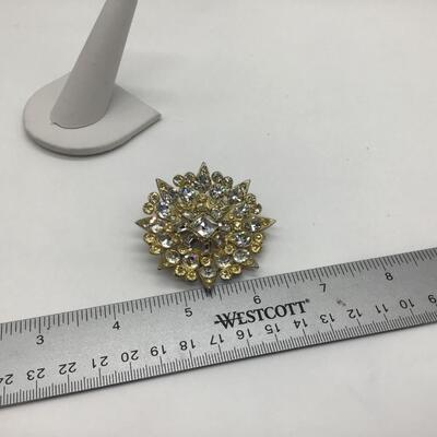 Beautiful Gold  and  Clear Rhinestone Brooch. Vintage
