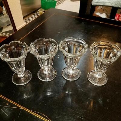 4 vintage ice cream glasses