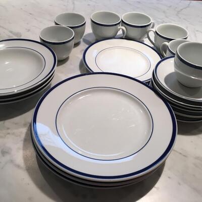 Williams  Sonoma  Dishware set