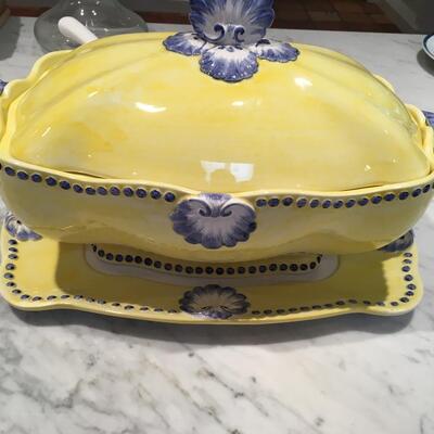 Ceramic tureen