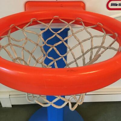 Little Tykes basketball hoopstand