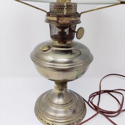 ANTIQUE ALADDIN MILK GLASS OIL LAMP CONVERTED TO ELECTRIC