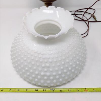 ANTIQUE ALADDIN MILK GLASS OIL LAMP CONVERTED TO ELECTRIC
