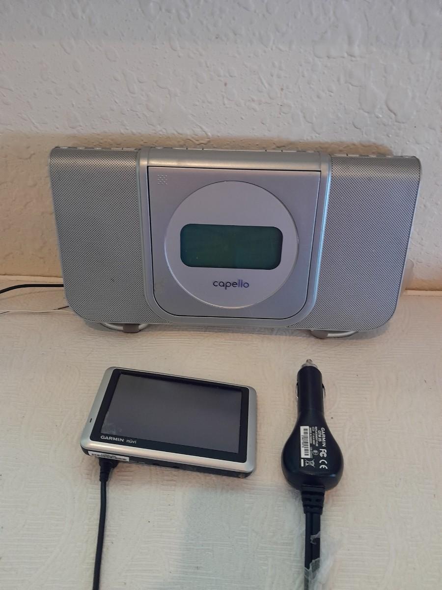 LOT 229 CAPELLO CD CLOCK RADIO AND GARMIN NUVI (HU)