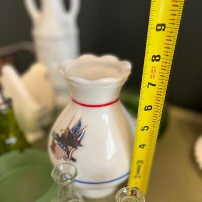 Vintage Milk glass lamp with eagle