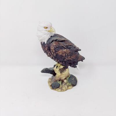 MAJESTIC AMERICAN BALD EAGLE FIGURE
