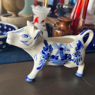 Vintage Holland creamer cow