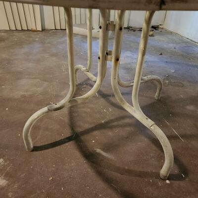 Round Glass top Patio Table 42