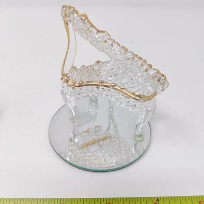 PRETTY VINTAGE HAND SPUN GLASS TREE AND PIANO