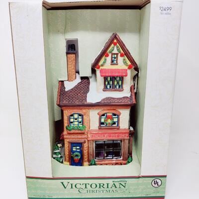 NEW IN BOX SANTA'S WORKBENCH VICTORIAN CHRISTMAS PET SHOP