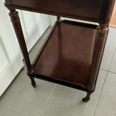 The Bombay Company 2 Tier End table w Drawer on casters