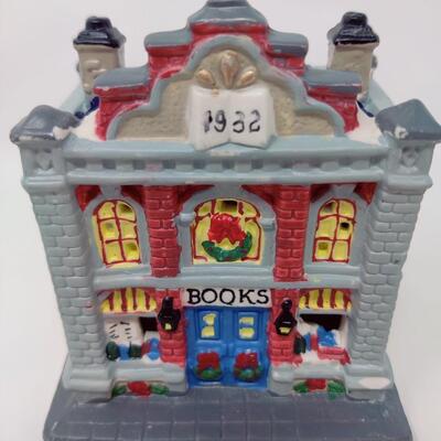 FESTIVE LOT OF CERAMIC VILLAGE HOUSES
