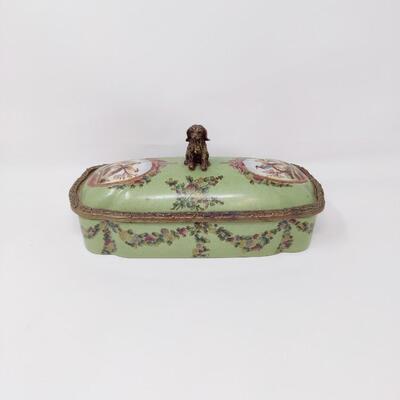 VINTAGE ORIENTAL FLORAL CERAMIC BOX W/ LID