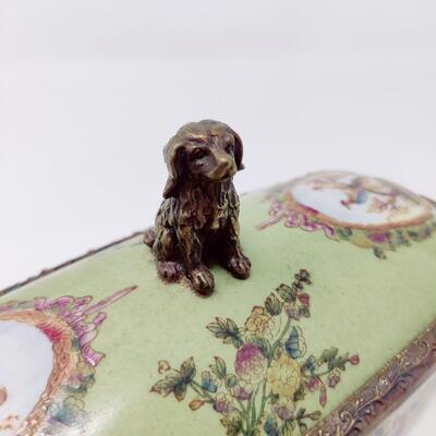 VINTAGE ORIENTAL FLORAL CERAMIC BOX W/ LID