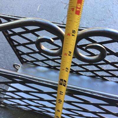 Metal magazine rack
