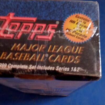 LOT 7  TOPPS 1999 COMPLETE SET BASEBALL CARDS