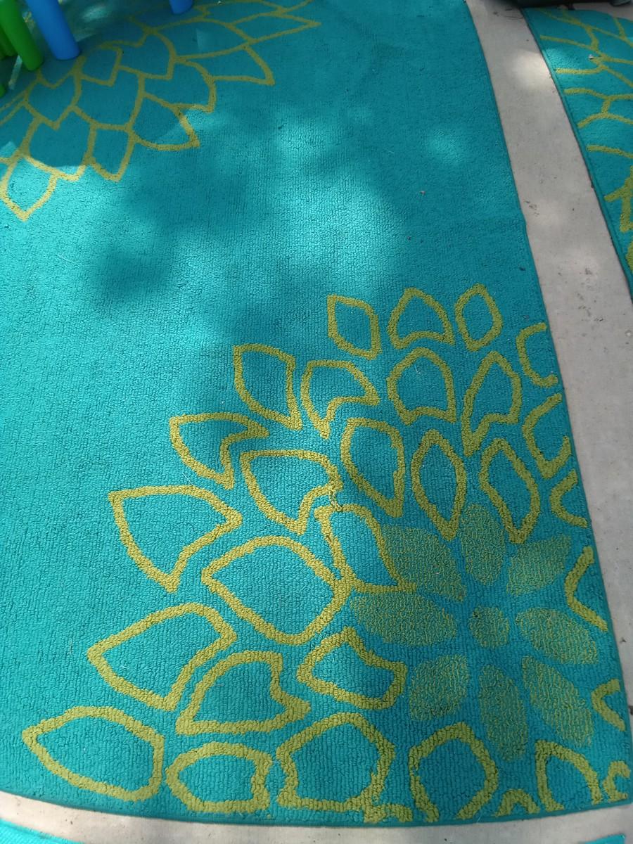 LOT 504 PATIO RAIL FLOWER POTS, EXTENSION CORD, BUG ZAPPER (G